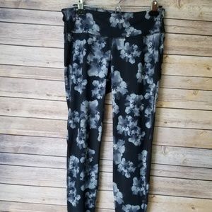 NWOT Old Navy Active Gray Floral Leggings | L